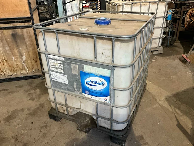 Ibc container ad blue - afbeelding 1 van  4