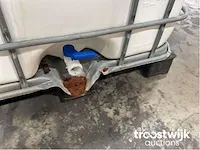 Ibc container gevuld met voertuigshampoo - afbeelding 5 van  5