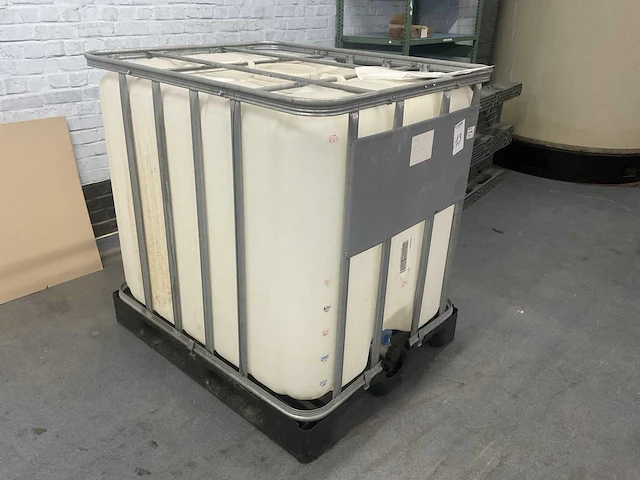 Ibc container - afbeelding 2 van  2