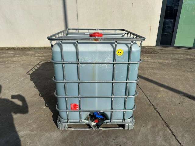 Ibc-tank met zeep - afbeelding 1 van  1