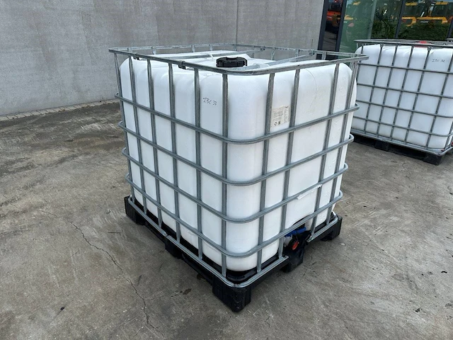 Ibc-tank met zeep - afbeelding 1 van  1