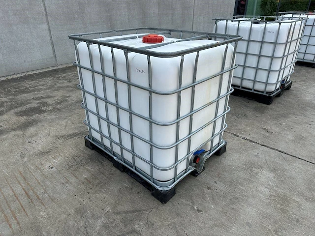 Ibc-tank met zeep - afbeelding 1 van  1