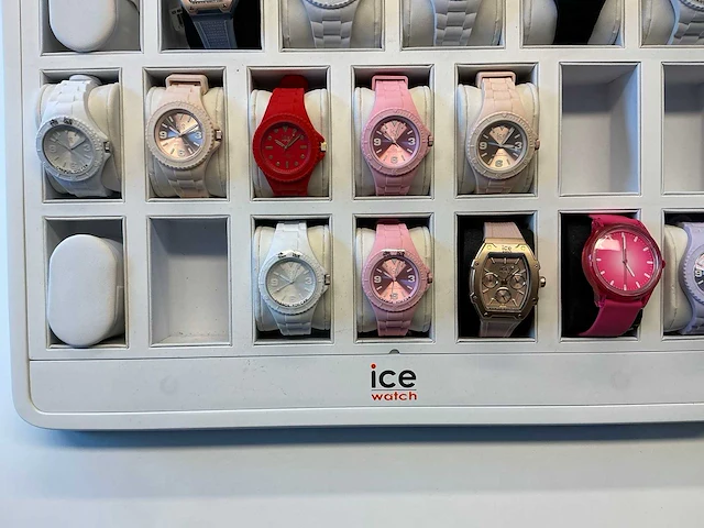 Ice watch polshorloge (10x) - afbeelding 1 van  19