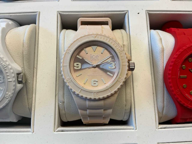 Ice watch polshorloge (10x) - afbeelding 13 van  19