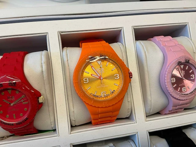 Ice watch polshorloge (10x) - afbeelding 15 van  20