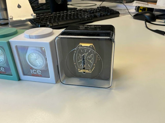 Ice watch polshorloge (5x) - afbeelding 4 van  9