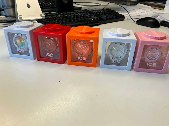 Ice watch polshorloge (5x) - afbeelding 1 van  10