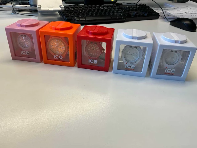 Ice watch polshorloge (5x) - afbeelding 1 van  10