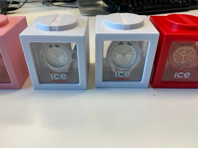 Ice watch polshorloge (5x) - afbeelding 4 van  9