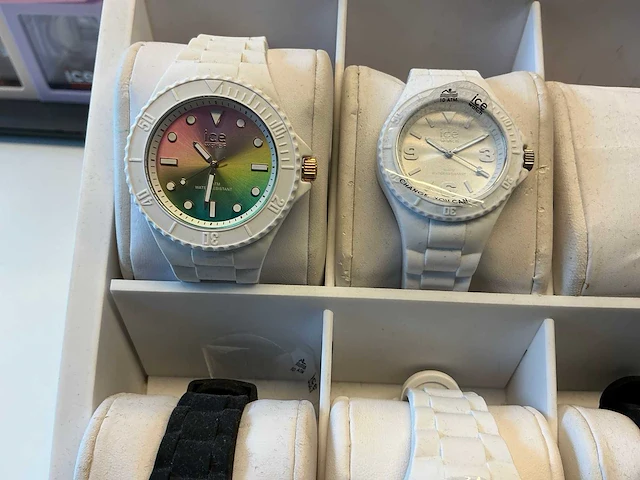 Ice watch polshorloge (8x) - afbeelding 8 van  14