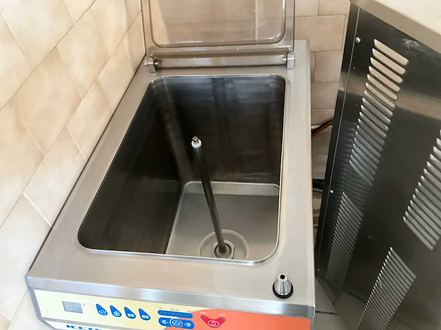 Icetech pst 120 ijsmachines - afbeelding 4 van  7