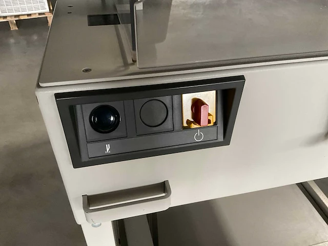 Ideal 5210-95 papiersnijmachine - afbeelding 8 van  10