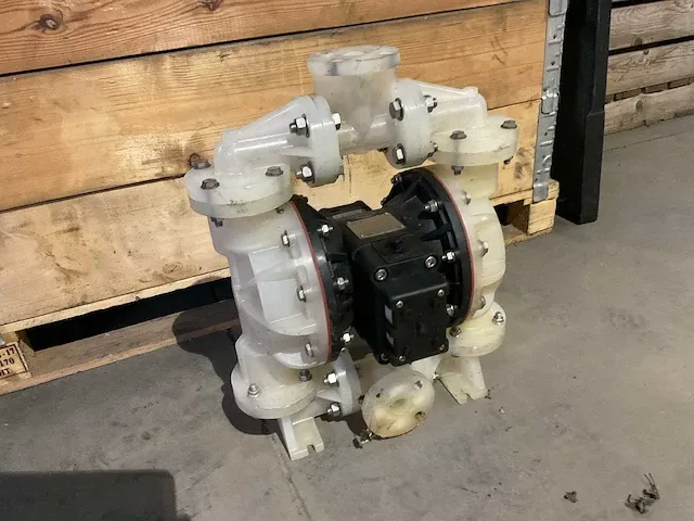 Idex sandpiper pneumatische membraanpomp - afbeelding 1 van  4