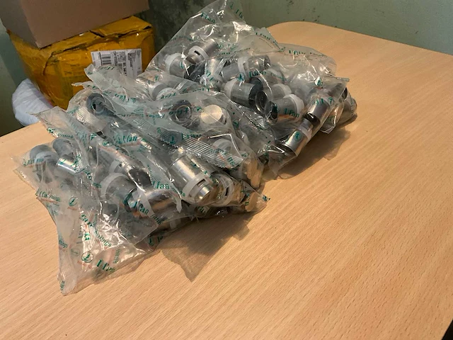 Ifan pluggen 20 fitting pluggen 20nieuw (100x) - afbeelding 2 van  4