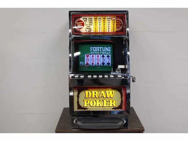 Igt - 1983 - draw poker - pokermachine - afbeelding 1 van  5