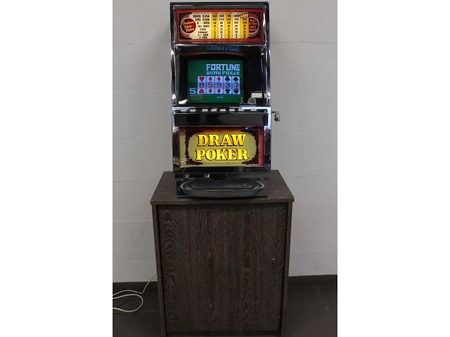 Igt - 1983 - draw poker - pokermachine - afbeelding 2 van  5