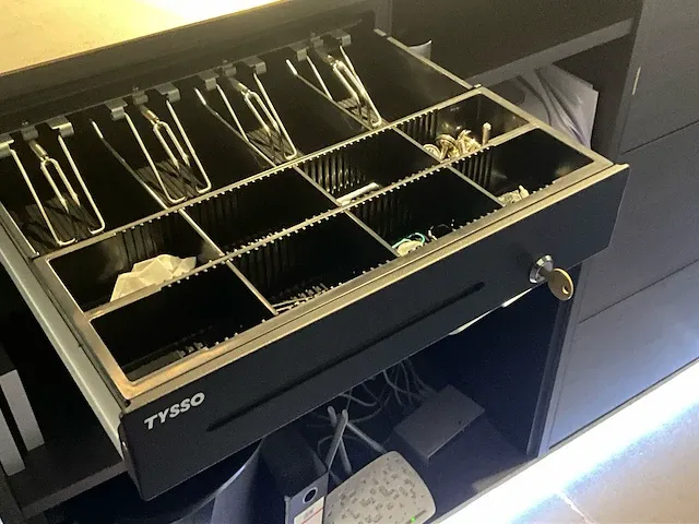 Iiyama plt1700 kassasysteem - afbeelding 8 van  16