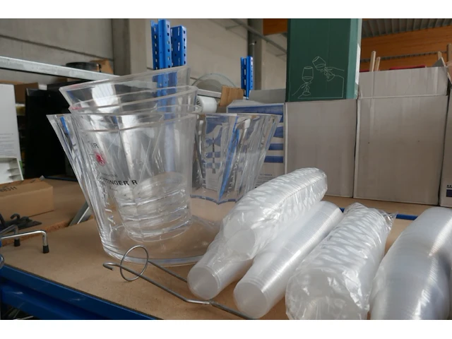 Ijsblokemmers / koelers & reeks decoratieve items - afbeelding 4 van  4