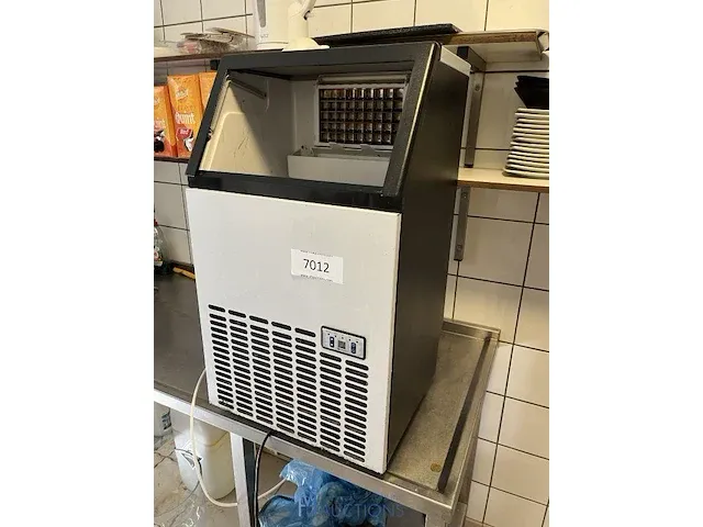 Ijsblokjesmachine hendi en waterkoker - afbeelding 1 van  6