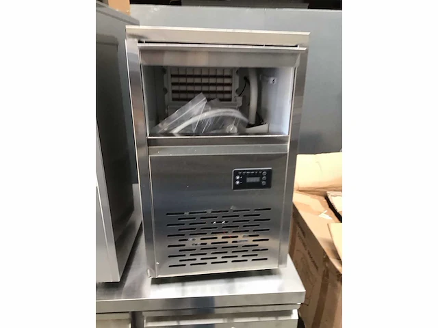 Ijsblokjesmachine - afbeelding 7 van  9