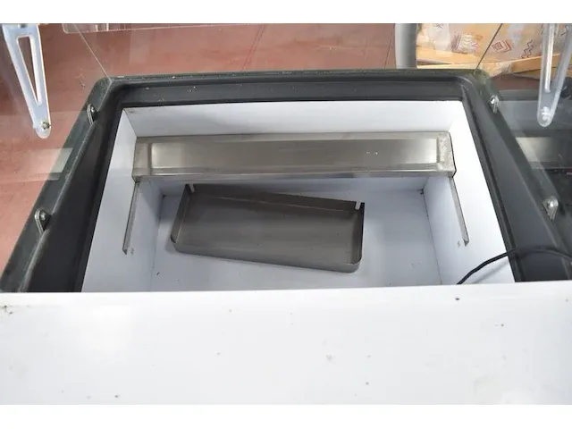 Ijsfrigo met glazen opbouw - afbeelding 3 van  10