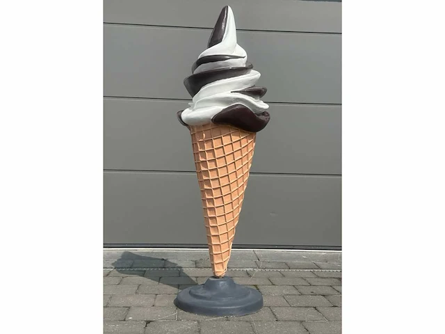 Ijsje vanille/chocolade inclusief voet - afbeelding 1 van  1