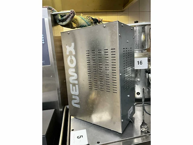Ijsmachine nemox frix air frx180 - afbeelding 6 van  6