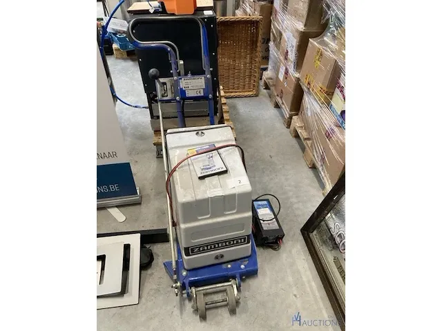Ijsschaafmachine zamboni - afbeelding 1 van  6