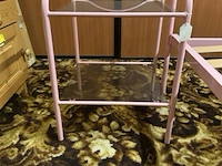 Ijzeren bed met nachtkastje - afbeelding 3 van  3