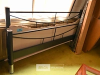Ijzeren bed - afbeelding 1 van  2