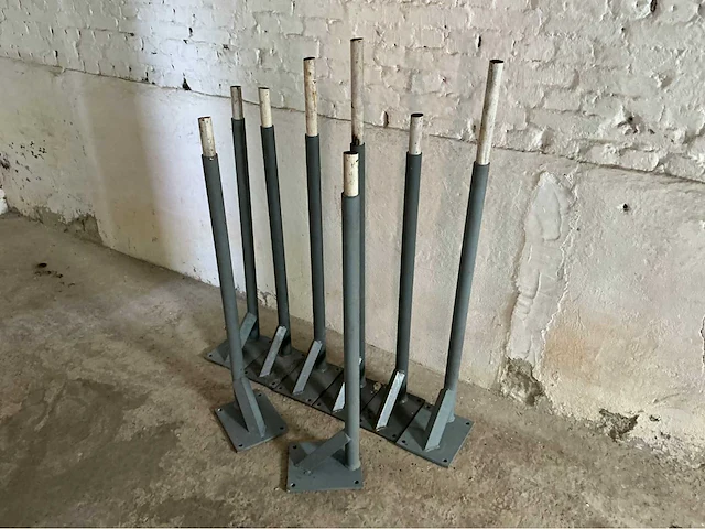 Ijzeren beugels voor slangen overige magazijninventaris (8x) - afbeelding 2 van  3