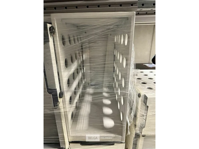 Ijzeren computerbakken h162xd60xb30 cm - afbeelding 4 van  4