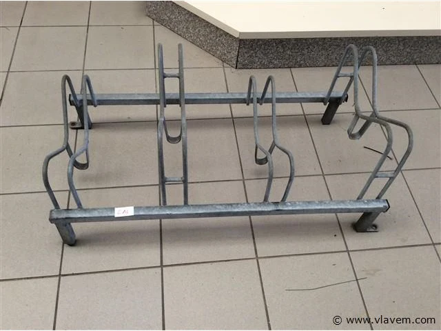 Ijzeren fietsenrek - afbeelding 1 van  2