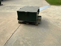 Ijzeren kist met betonblok - afbeelding 4 van  6