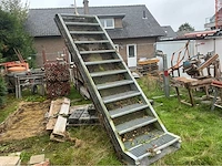 Ijzeren trap 12 treden vaste trap - afbeelding 2 van  3