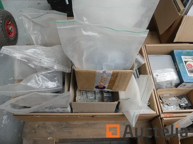 Ijzerwaren en accessoires voor meubilair blum, argenta - afbeelding 8 van  22