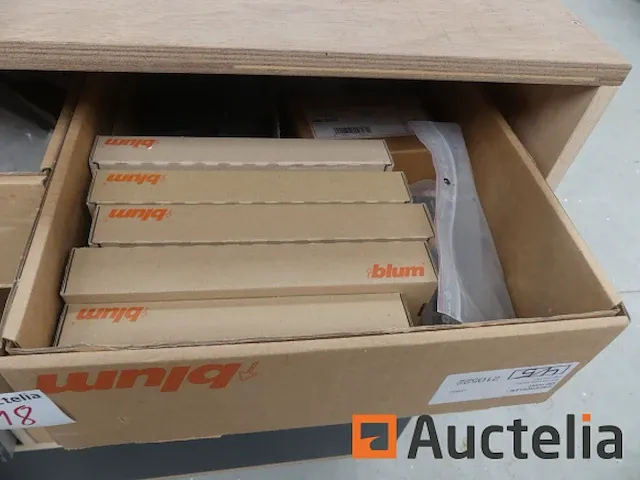 Ijzerwaren en accessoires voor meubilair blum, argenta - afbeelding 1 van  22