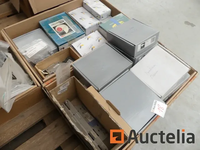 Ijzerwaren en accessoires voor meubilair blum, argenta - afbeelding 16 van  22
