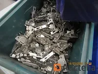 Ijzerwaren zonder zichtbare merk - afbeelding 1 van  4