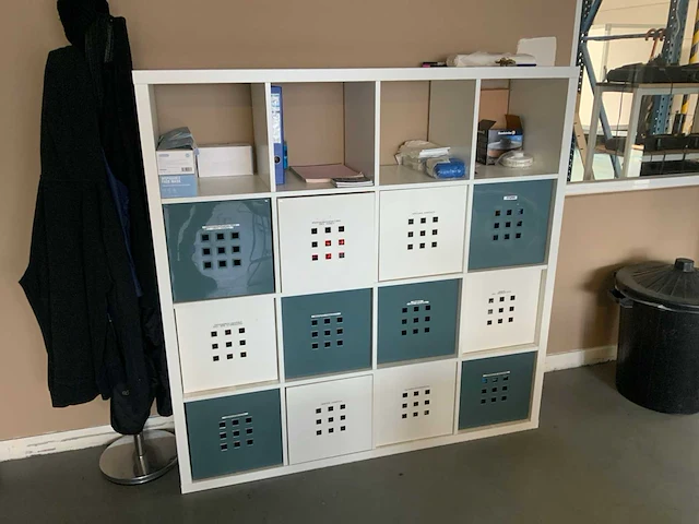 Ikea vakkenkast - afbeelding 1 van  4