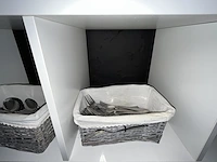 Ikeakast met inhoud - afbeelding 4 van  6