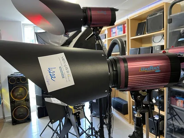 Illustar studioflitser - afbeelding 1 van  8