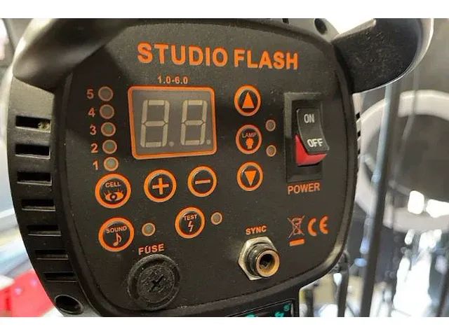 Illustar studioflitser - afbeelding 7 van  8