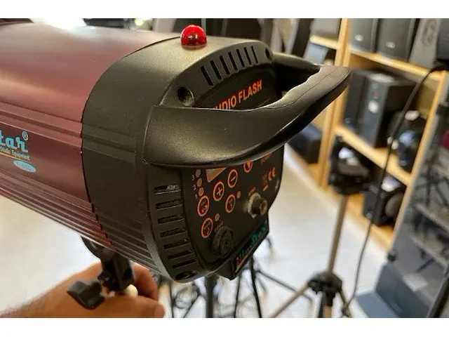Illustar studioflitser - afbeelding 8 van  8