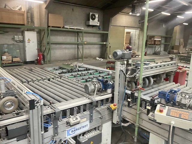 Ima - volautomatische assengestuurde vier-kanten aanlijmmachines - 2000- houtbewerking - houtbewerkingsmachines - afbeelding 3 van  21