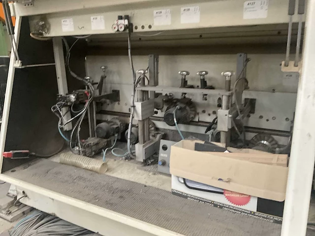 Ima - volautomatische assengestuurde vier-kanten aanlijmmachines - 2000- houtbewerking - houtbewerkingsmachines - afbeelding 13 van  21