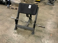 Impuls biceps bench met stang krachtstation - afbeelding 2 van  5