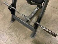 Impuls biceps bench met stang krachtstation - afbeelding 5 van  5