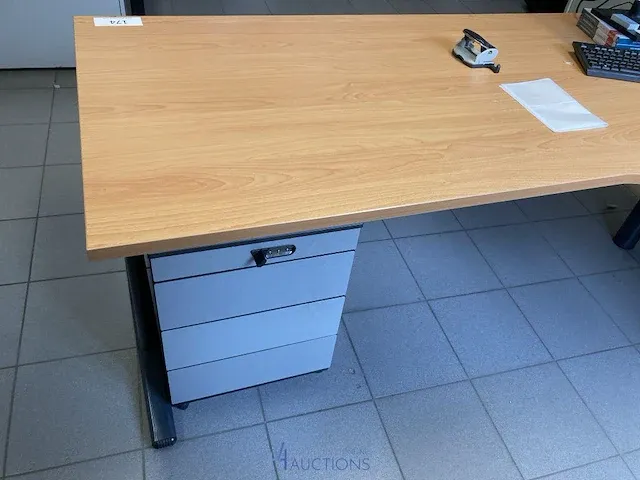 In hoogte verstelbaar hoekbureau - afbeelding 3 van  3