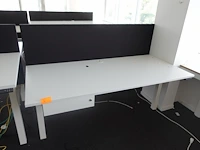 In hoogte verstelbare dubbele bureau - afbeelding 1 van  2